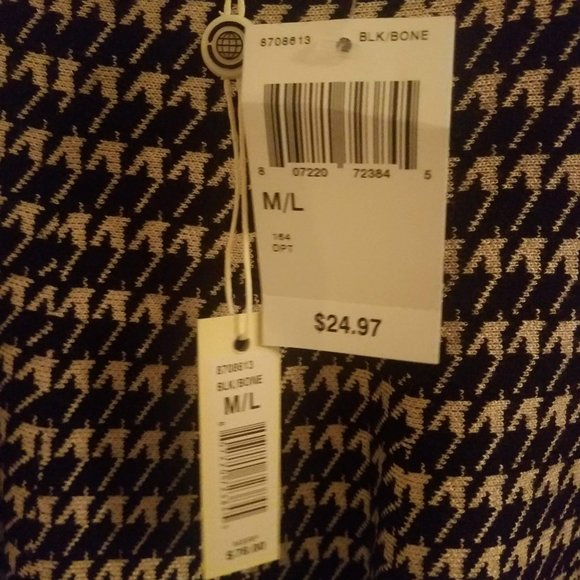 Max Studio Houndstooth Black & Cream Sweater Skirt - Picture 7 of 11